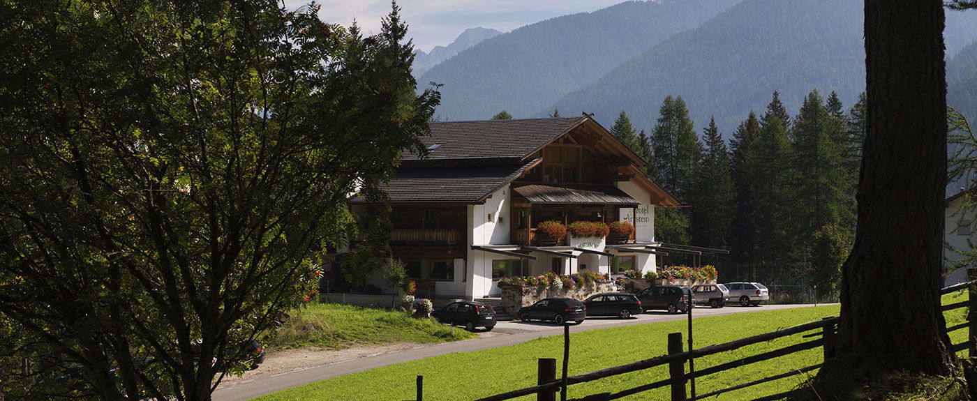 View of Hotel Arnstein from afar